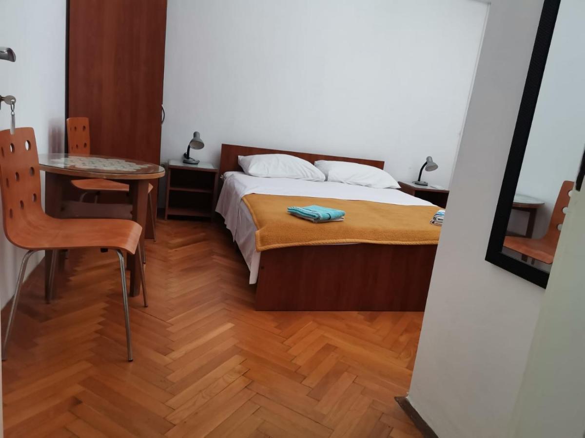Marina Apartment End Rooms Vela Luka Buitenkant foto
