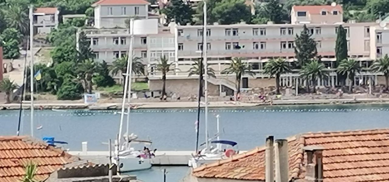 Marina Apartment End Rooms Vela Luka Buitenkant foto