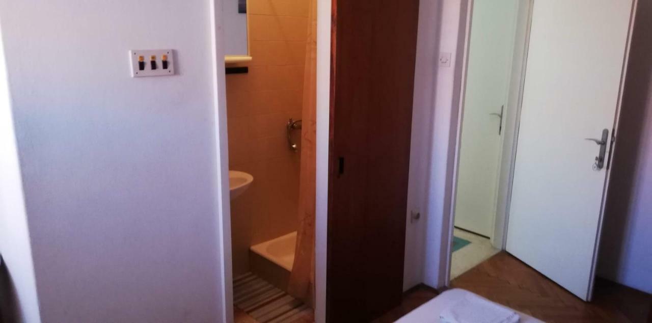 Marina Apartment End Rooms Vela Luka Buitenkant foto