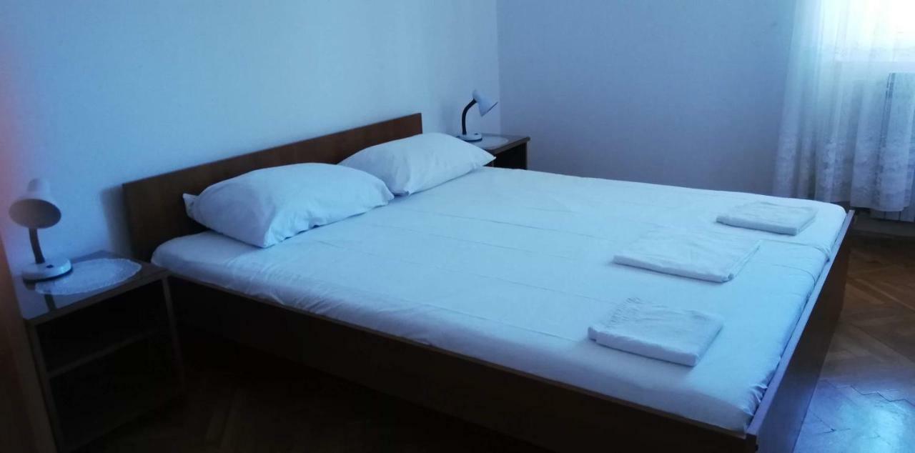 Marina Apartment End Rooms Vela Luka Buitenkant foto